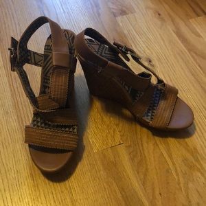 Jessica Simpson wedges